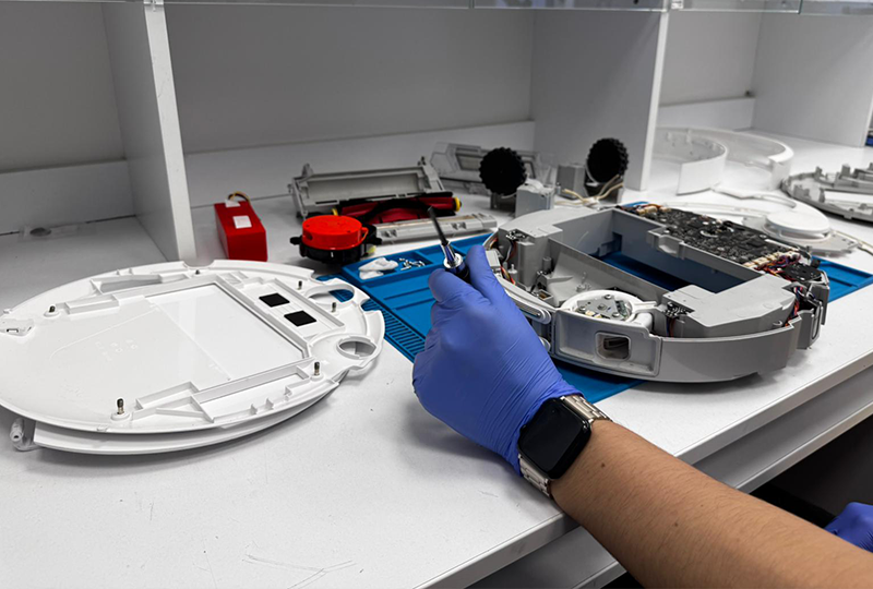 Înlocuire carcasă robot de aspirare