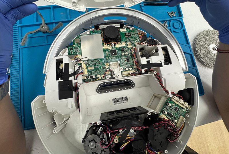 Mentenanță robot de aspirare