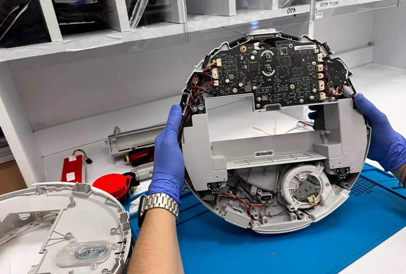 Înlocuire placă de bază robot de aspirare